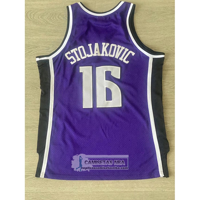 Camiseta Sacramento Kings Peja Stojakovic NO 16 Mitchell & Ness 2002-03 Violeta